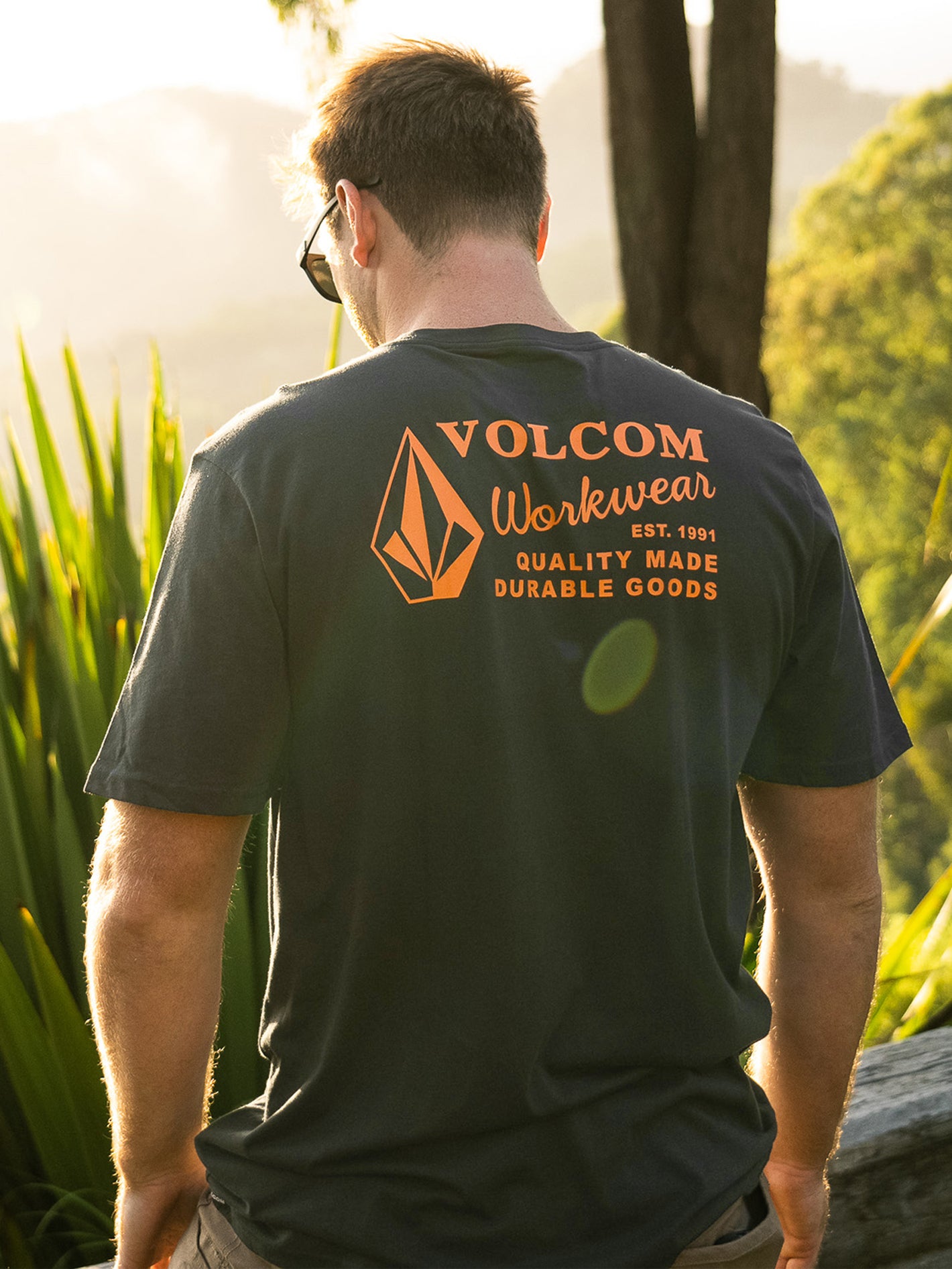 Volcom Workwear Men's Modern Fit Crewneck Cotton Work T Shirt